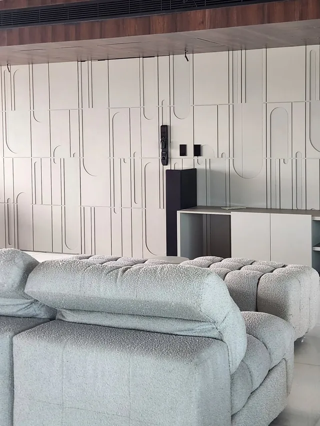A marcenaria revela a personalidade do apartamento. Projeto da Commuto, marcenaria em Natal/RN